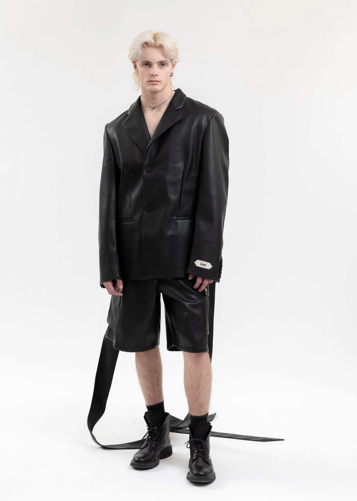 BLACK SOFT TAILORING WITH STOLE