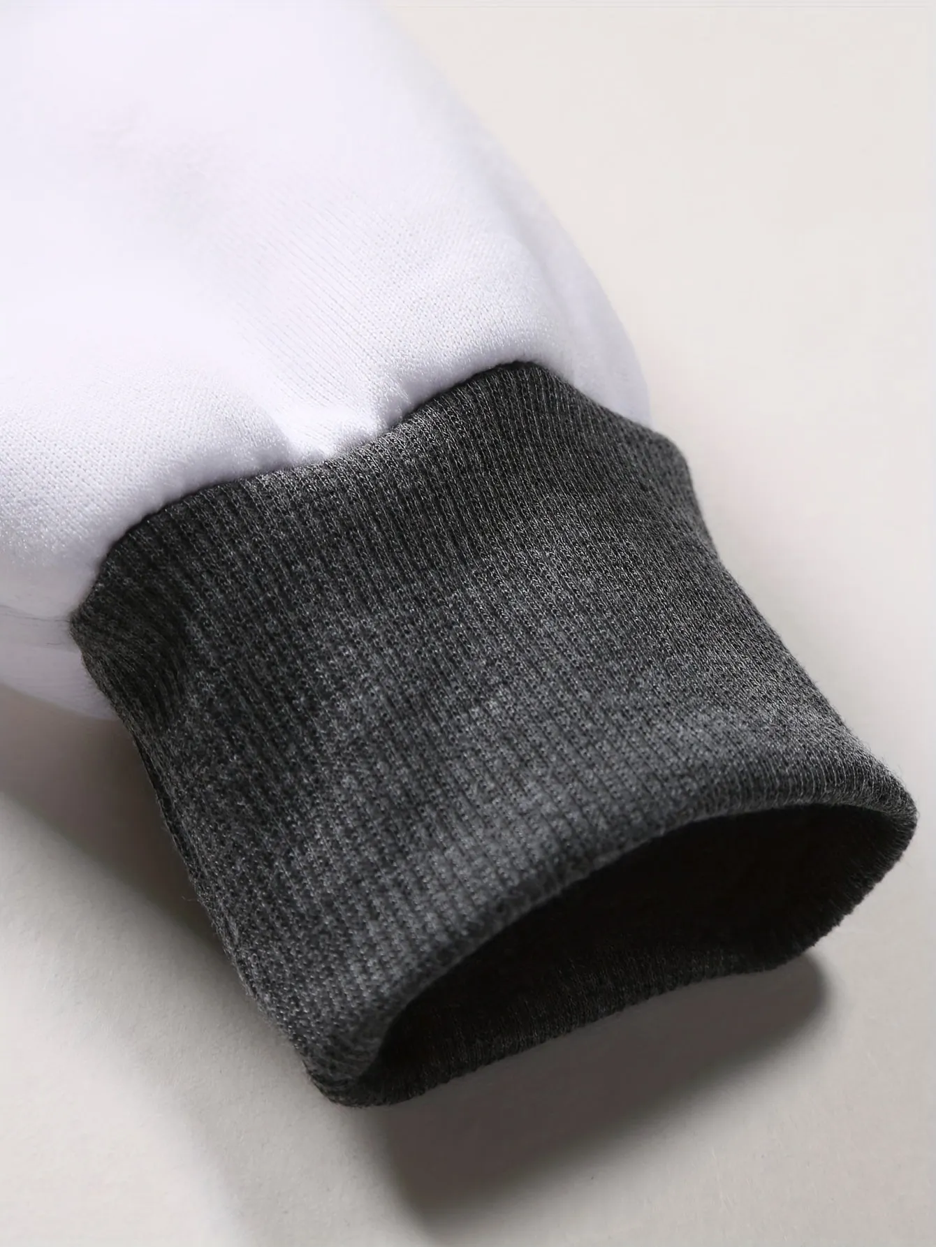 Color Block Casual Sweatshirt, Men's Crew Neck Fall/Winter Design