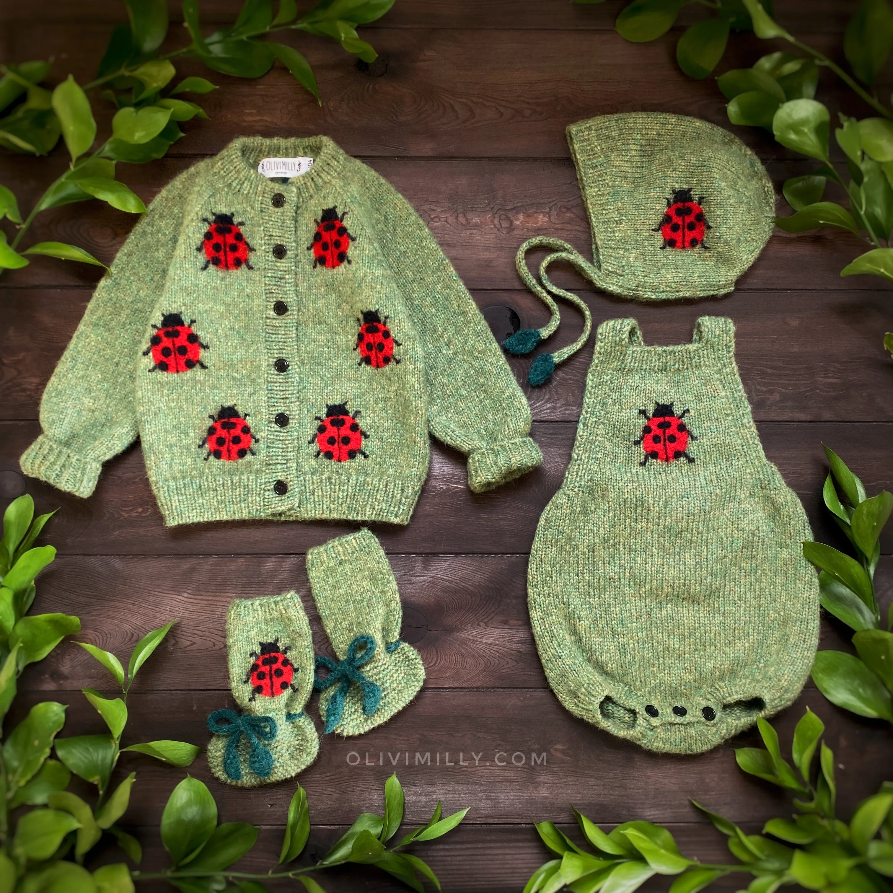 Ladybug cardigan | Moss Green