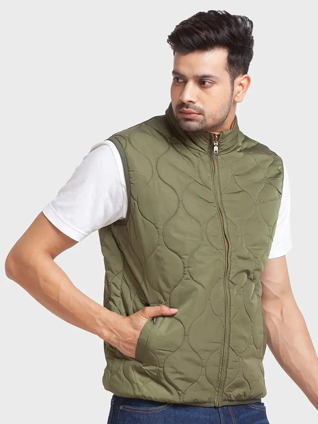 Men Green Tailored Fit Solid Polyester Sleeveless Jackets